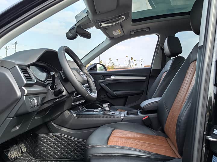 Фото 5 - Audi Q5L