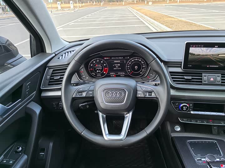 Фото 9 - Audi Q5L