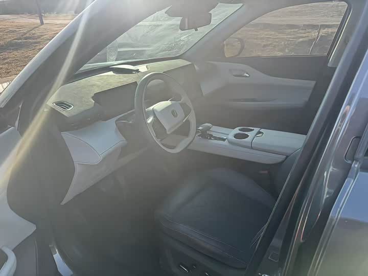 Фото 4 - Changan UNI-Z Hybrid