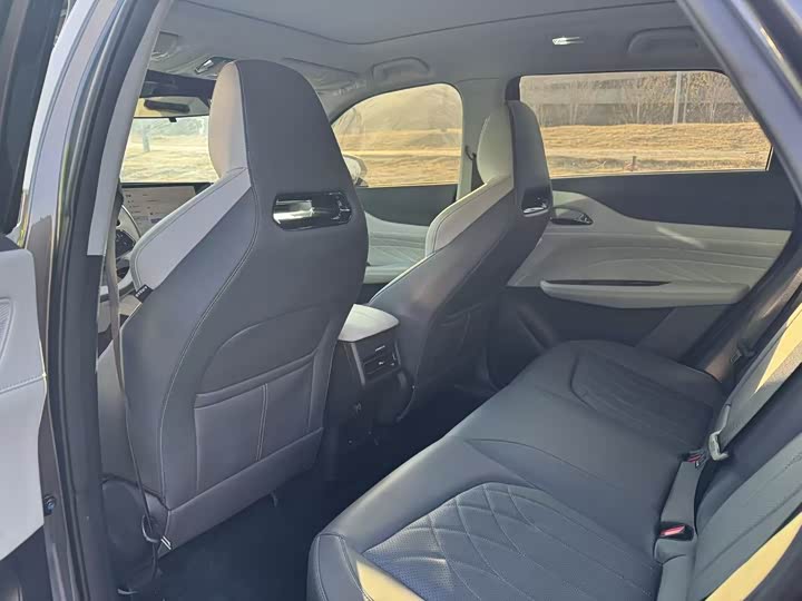 Фото 5 - Changan UNI-Z Hybrid