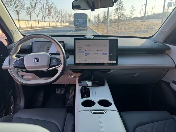 Фото 6 - Changan UNI-Z Hybrid