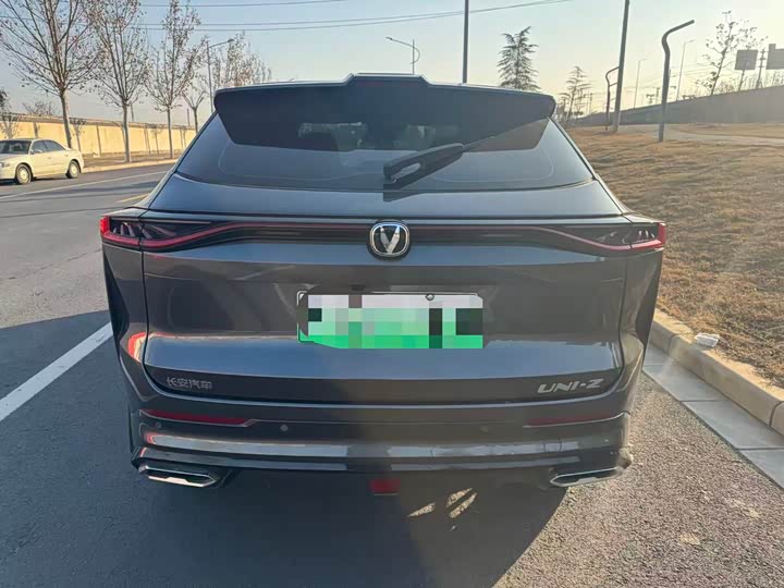 Фото 8 - Changan UNI-Z Hybrid