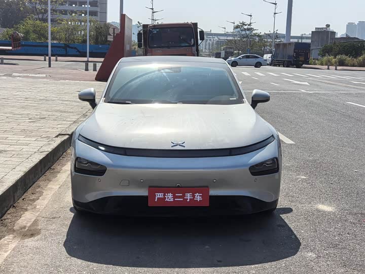 Фото 2 - XPeng P7