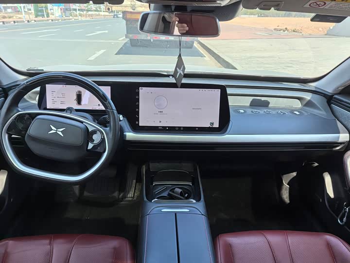 Фото 3 - XPeng P7