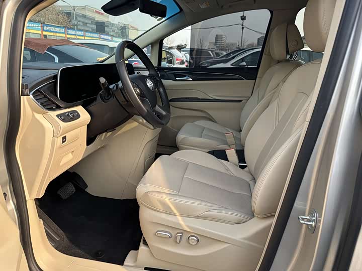 Фото 3 - Buick GL8 ES