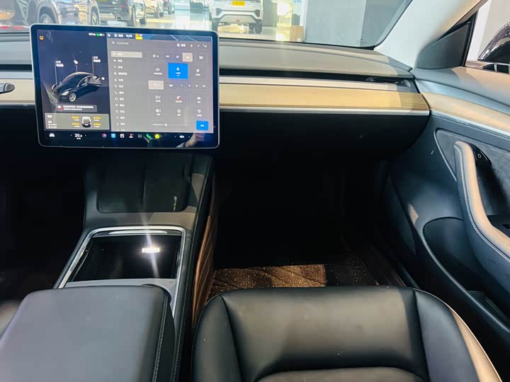 Фото 7 - Tesla Model 3