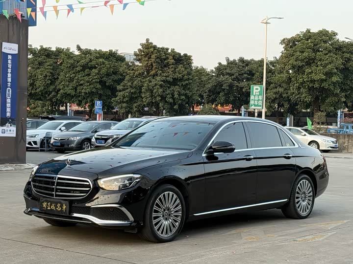 Фото 1 - Mercedes-Benz E-Class