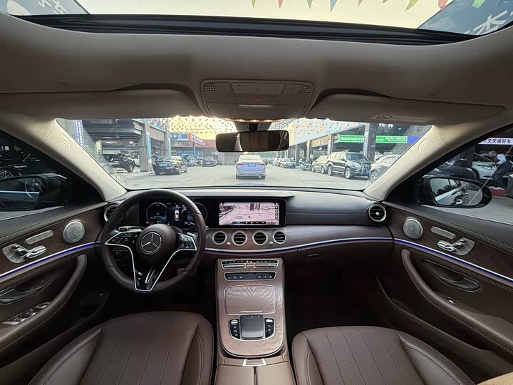 Фото 6 - Mercedes-Benz E-Class