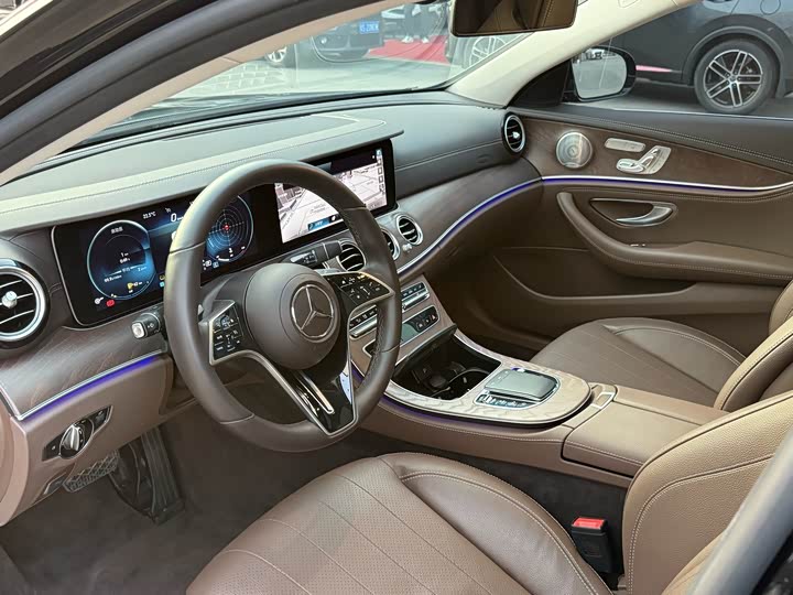 Фото 8 - Mercedes-Benz E-Class