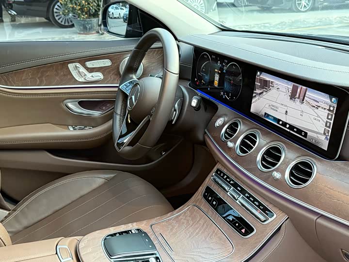 Фото 9 - Mercedes-Benz E-Class