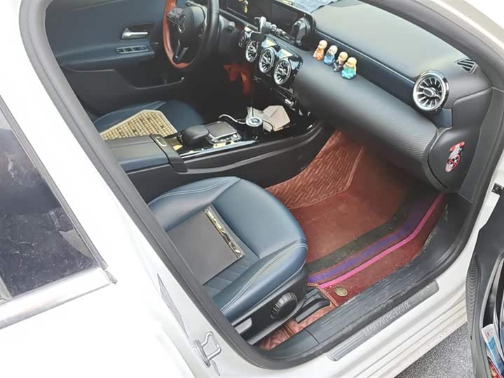 Фото 8 - Mercedes-Benz A-Class