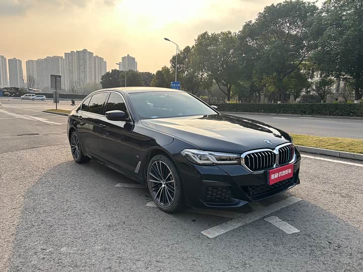 Фото 3 - BMW 5 Series