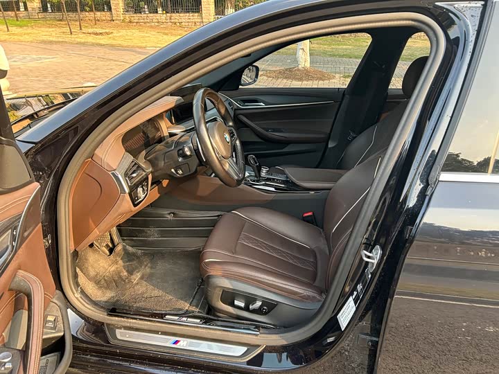 Фото 9 - BMW 5 Series