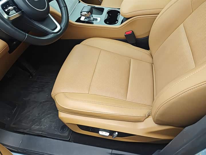 Фото 9 - LiXiang One