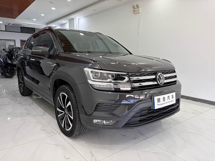 Фото 3 - Volkswagen Tharu