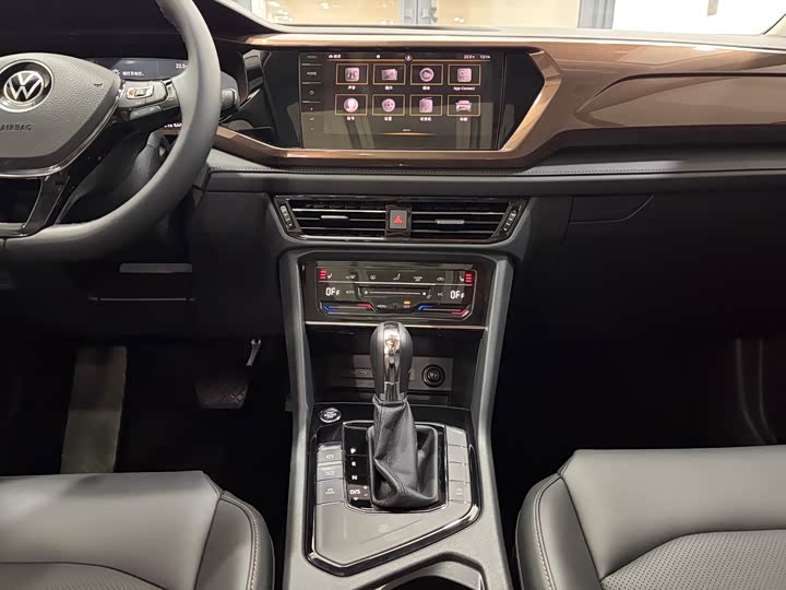 Фото 7 - Volkswagen Tharu