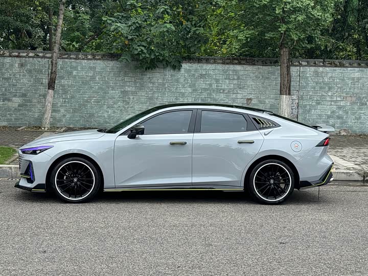 Фото 2 - Changan UNI-V