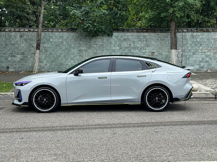 Фото 3 - Changan UNI-V