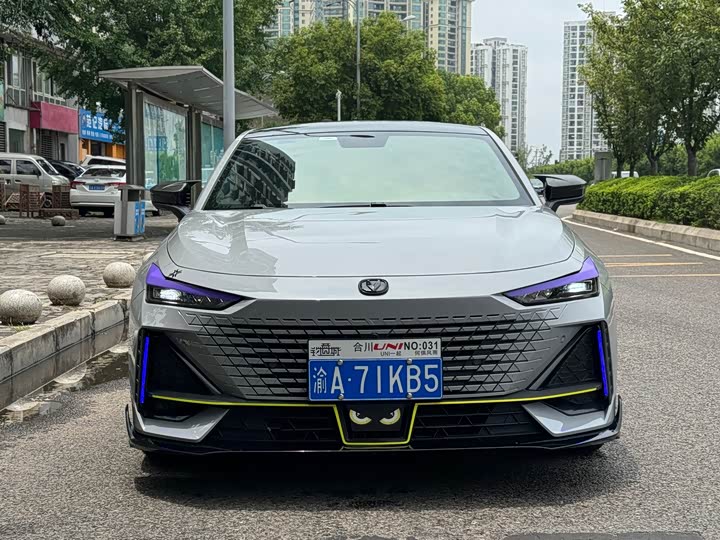 Фото 6 - Changan UNI-V