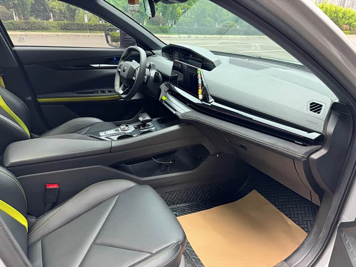 Фото 7 - Changan UNI-V