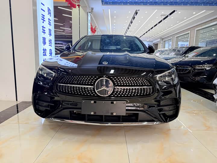 Фото 2 - Mercedes-Benz E-Class