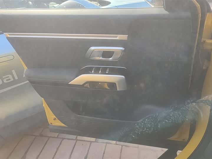 Фото 7 - Changan Deepal G318