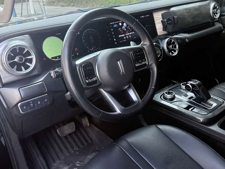 Фото 5 - Tank 300