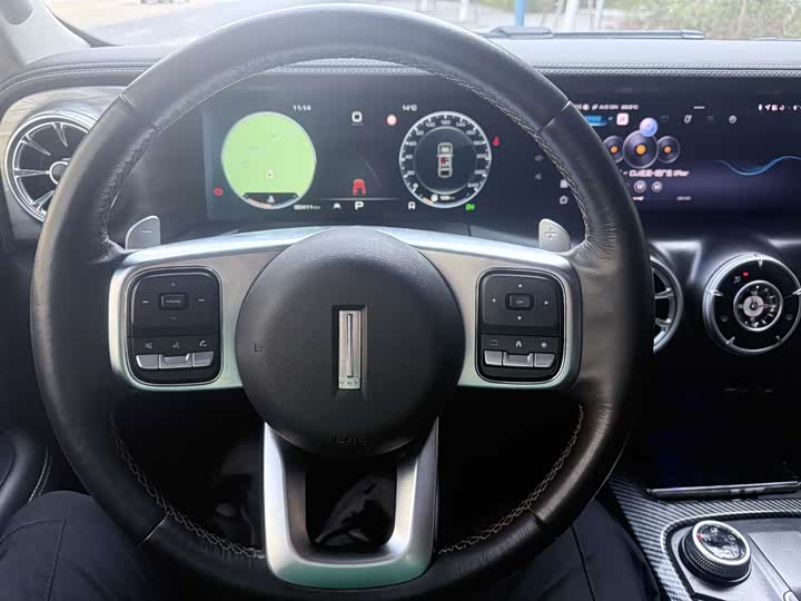 Фото 7 - Tank 300