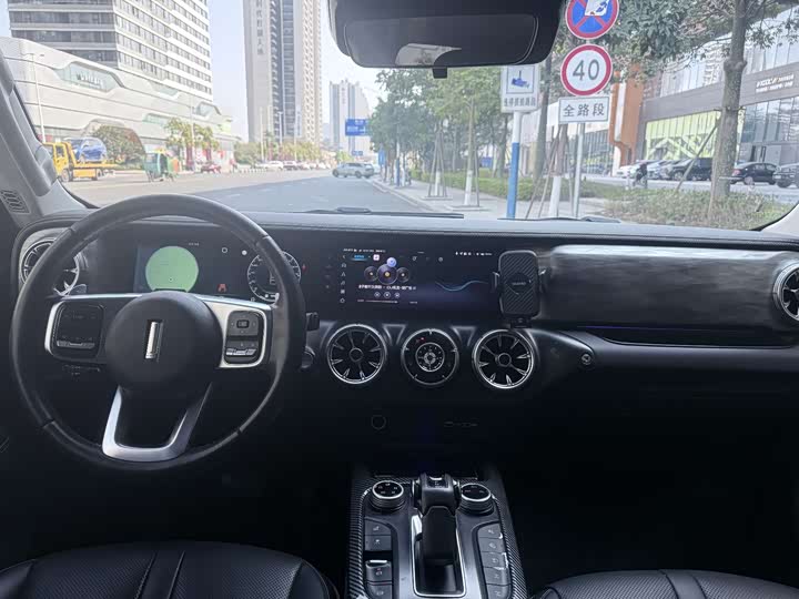 Фото 8 - Tank 300