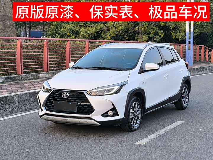 Фото 2 - Toyota Yaris L Hatchback