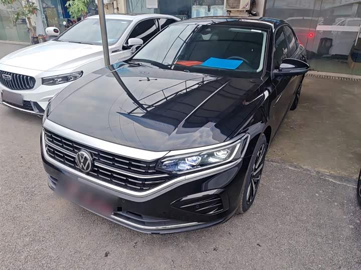 Фото 1 - Volkswagen Passat