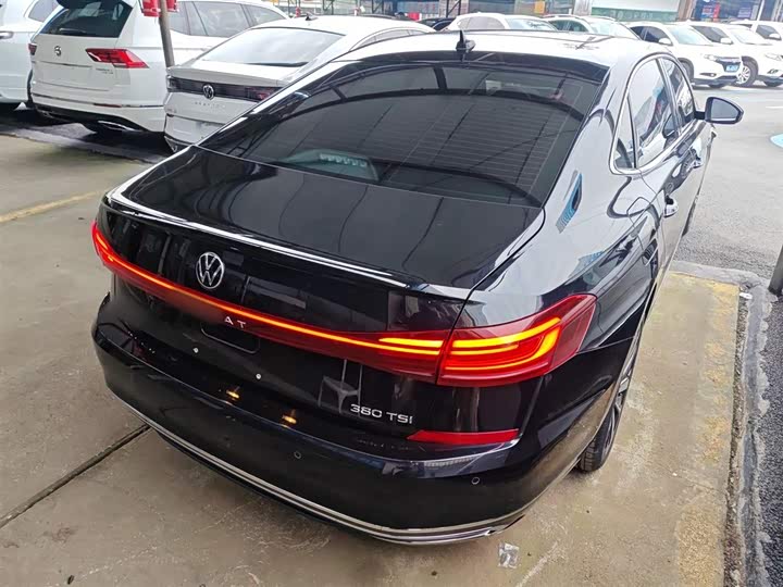 Фото 7 - Volkswagen Passat