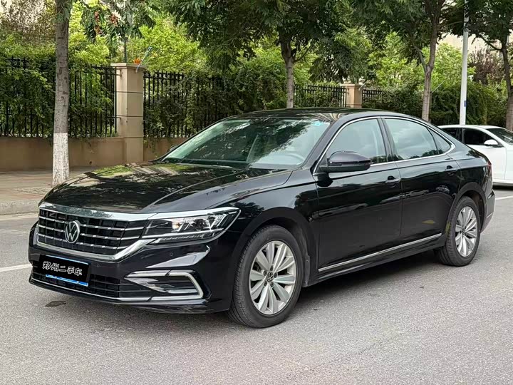 Фото 1 - Volkswagen Passat