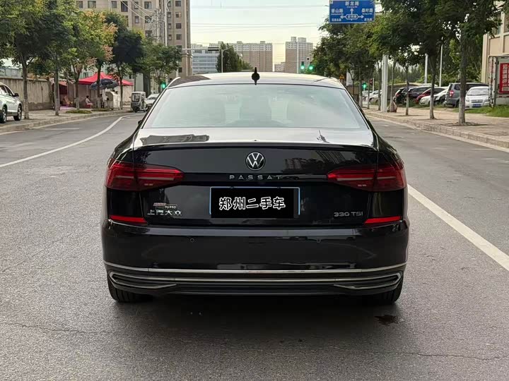 Фото 8 - Volkswagen Passat