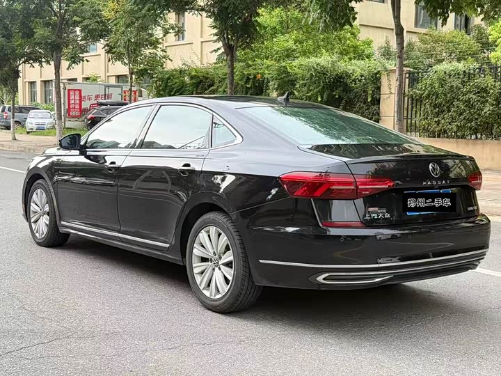 Фото 9 - Volkswagen Passat