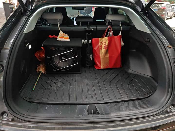 Фото 4 - Changan UNI-Z Hybrid