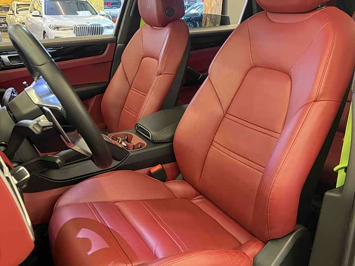 Фото 8 - Porsche Cayenne