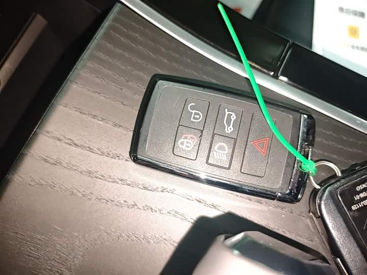 Фото 9 - Land Rover Range Rover Evoque L