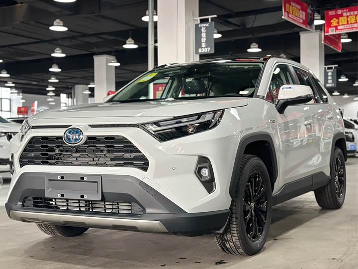 Фото 1 - Toyota RAV4