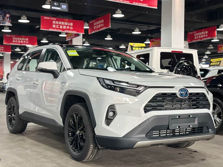 Фото 3 - Toyota RAV4