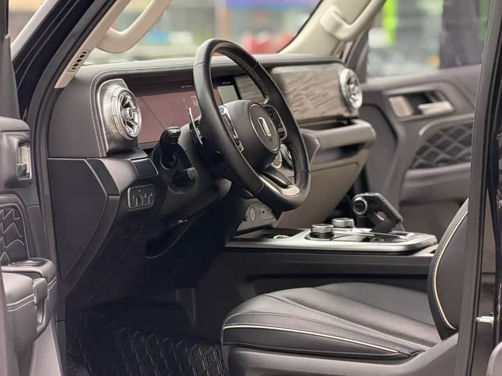 Фото 5 - Tank 300