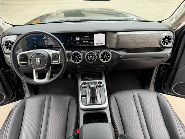 Фото 9 - Tank 300