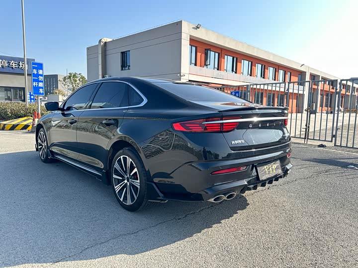 Фото 9 - Geely Preface