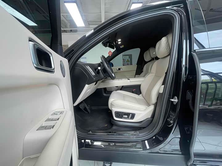 Фото 8 - LiXiang L7