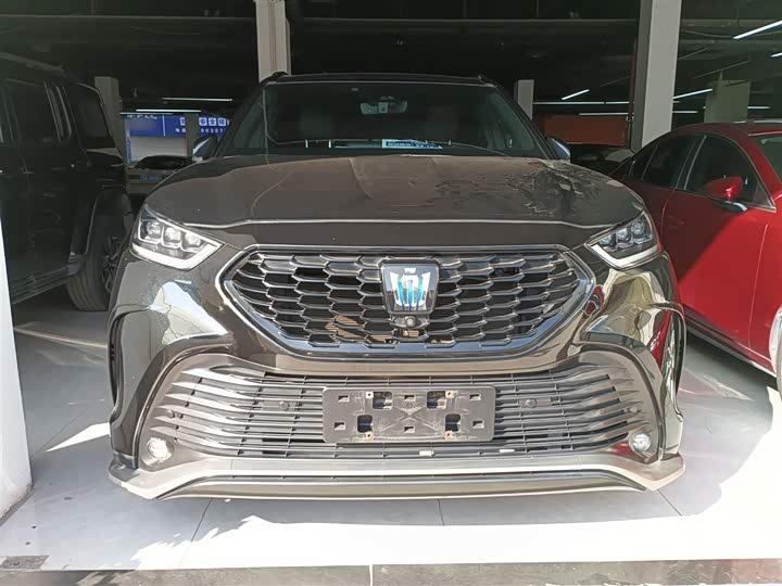 Фото 3 - Toyota Crown Kluger