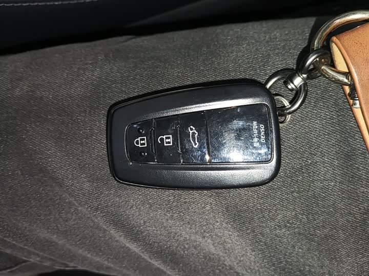 Фото 9 - Toyota Crown Kluger