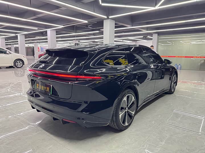 Фото 3 - Nio ET5T