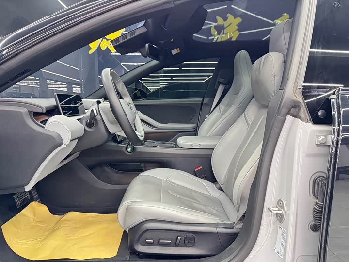 Фото 9 - Nio ET5T