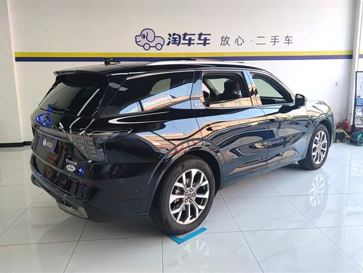 Фото 3 - Ford Edge