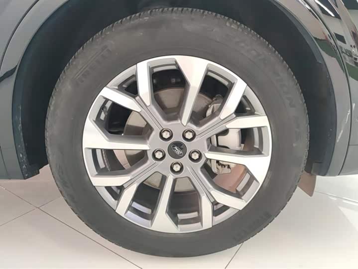 Фото 6 - Ford Edge